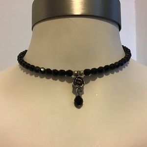 Rosette choker